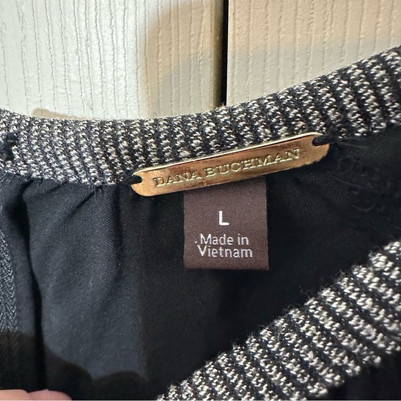 Dana Buchman Women’s Size L Knit Lined Black Pleated Crewneck Blouse Back Zipper - Picture 5 of 8